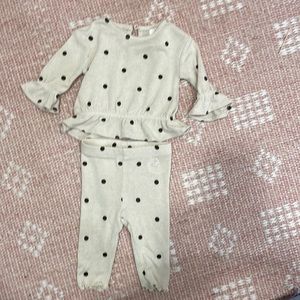 Gap baby outfit
